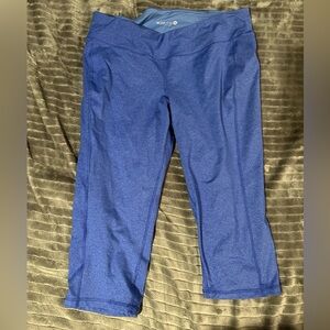 Old Navy cropped leggings, only worn once!